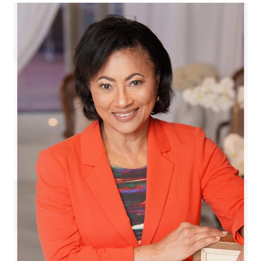 Meet your Posher, Antoinette